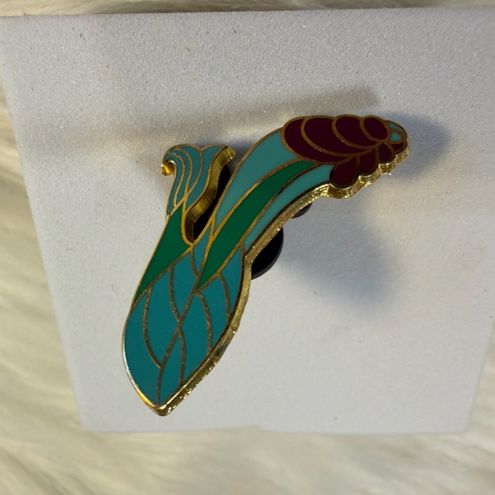 💙3/$20 DISNEY TRADING PIN Colorful High Heel Enamel Pin - Picture 2 of 3